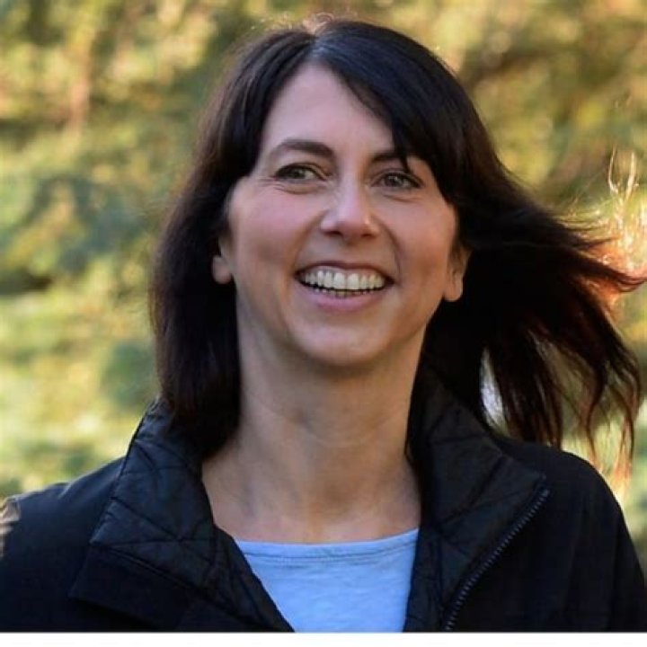 Priscilla Huggins- Net Worth, Bio, Age, Height, Career