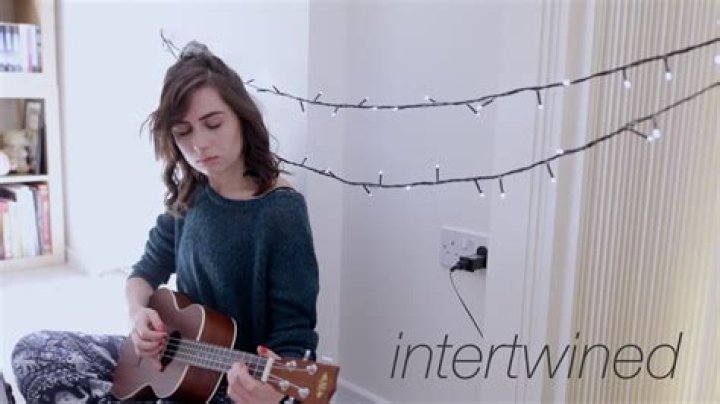 QUIZ: Which Song From Dodie's 'Intertwined' EP Are You?