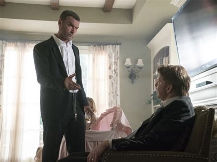 Ray Donovan Spoilers: Season 4 Episode 5 – Ray And Mickey Police Showdown – Teresa Suffers Health Crisis, Bunchy’s Life Falls Apart