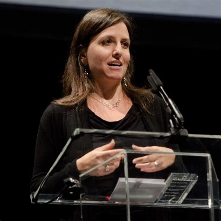  Rebecca Skloot | Bio, Age, Net Worth, Relationship, Career	