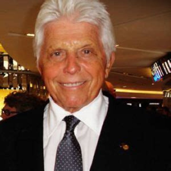 Robert Miller Net Worth, Age, Height, Bio, Birthday, Wiki!