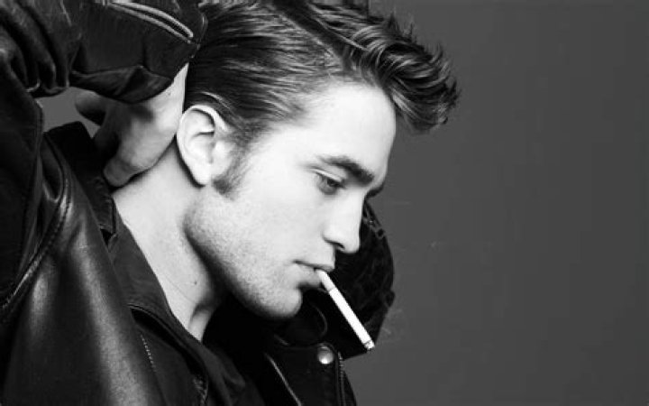 Robert Pattinson Quits Smoking After Quitting Kristen Stewart: Has A Reason To Live After Escaping The Trampire