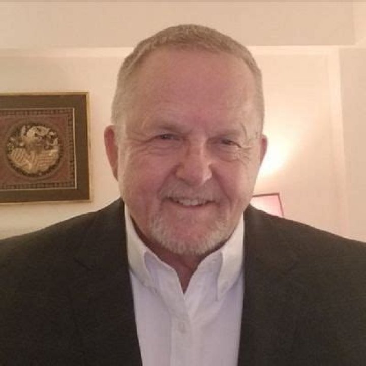 Ron Teigen Sr.- Bio, Wiki, Age, Girlfriend, Height, Career, Net Worth