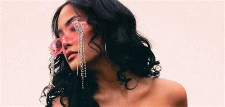 Roskamala Shares Insightful Pop Single "Loving Mess" featuring Lia Apa