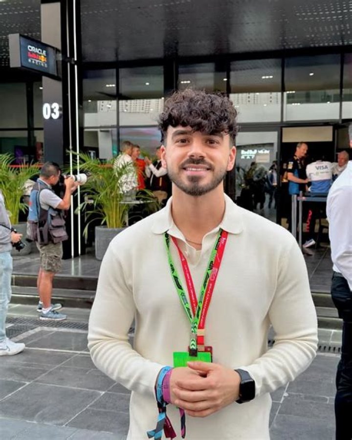 Saif Shawaf Net Worth, Age, Height, Bio, Birthday, Wiki!