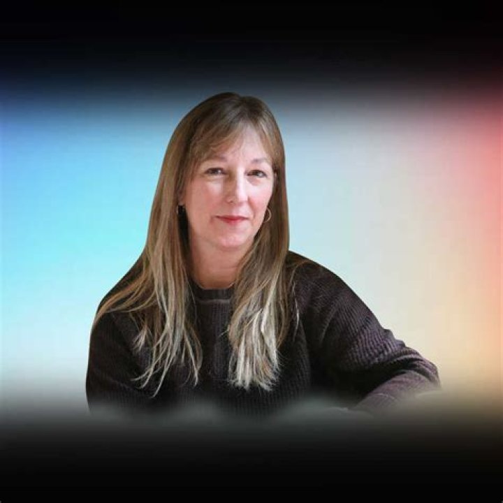 Sandra Poenar Net Worth, Age, Height, Bio, Birthday, Wiki!