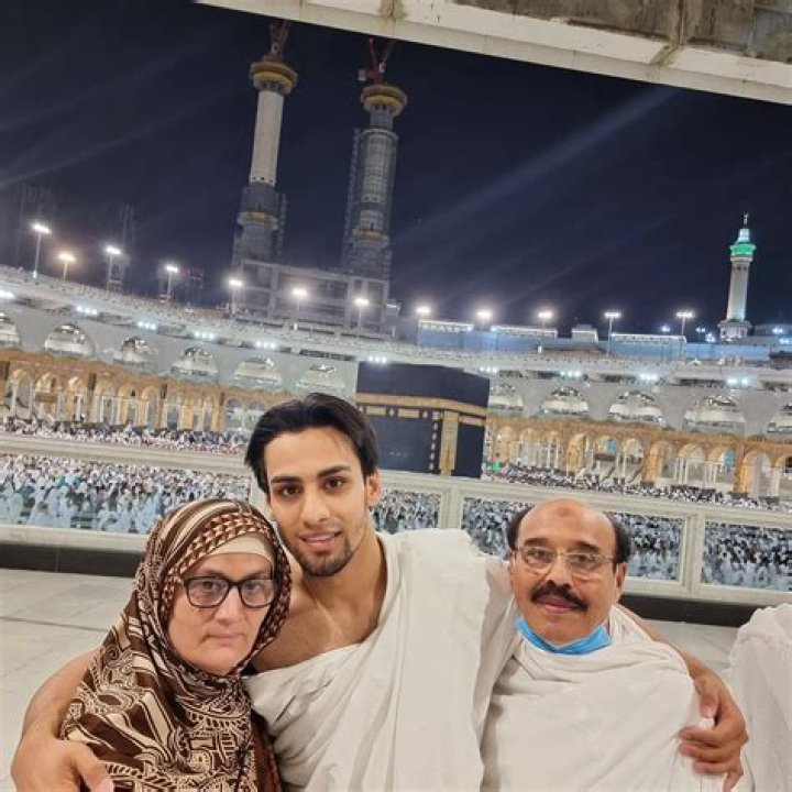 Saqib Zulfiqar Net Worth, Age, Height, Bio, Birthday, Wiki!