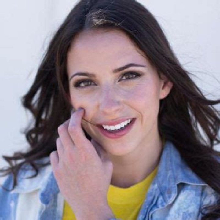 
Sara Weinshenk – Wiki, Age, Height, Net Worth, Boyfriend, Ethnicity	