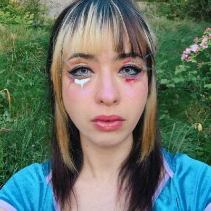 Sarah Bonito- Height, Net Worth, Boyfriend, Dating