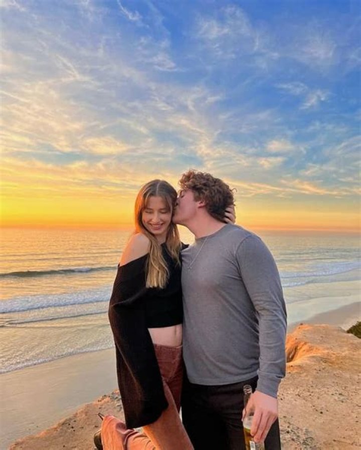 Sarah Hoffmeister- Wiki, Biography, Age, Height, Net Worth, Boyfriend