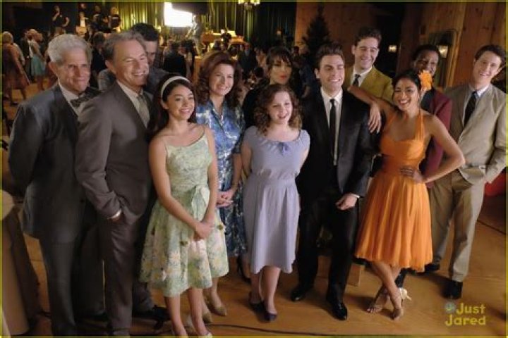 Sarah Hyland Joins Dirty Dancing Cast