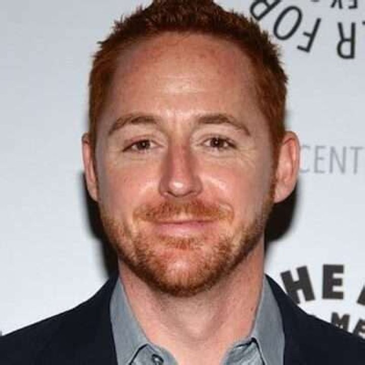 Scott Grimes Bio, Wiki, Age, Height, Parents, Wife, Movies, and Net Worth.
