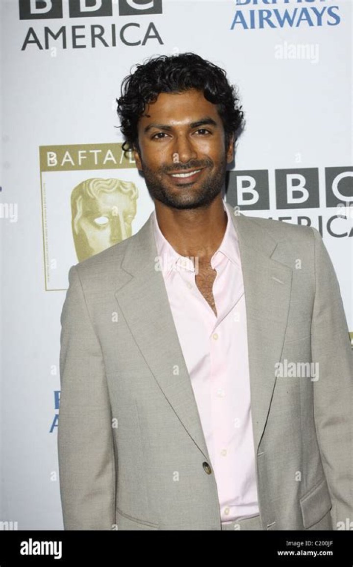 Sendhil Ramamurthy Net Worth, Age, Height, Bio, Birthday, Wiki!