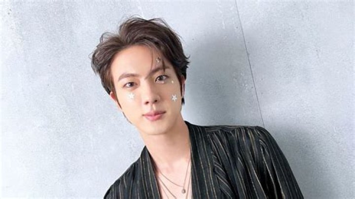 Seo Soo-jin Net Worth, Age, Height, Bio, Birthday, Wiki!