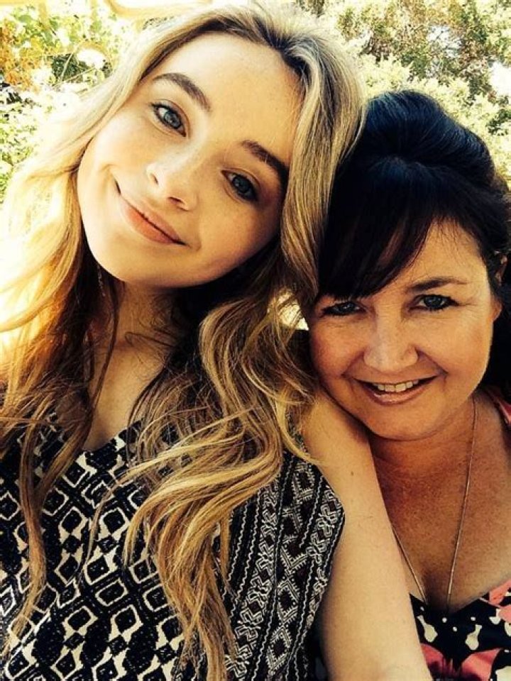 Shannon Carpenter Age: Bio, Wiki, Family, Dad, Sister, Boyfriend and Net Worth