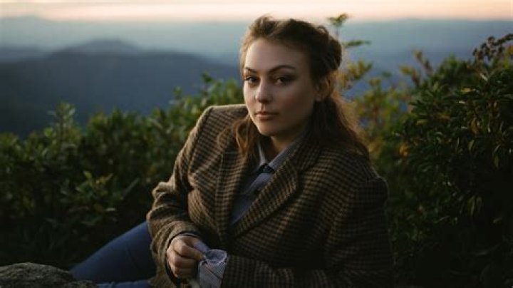 Sharon Van Etten - Net Worth, Age, Height, Birthday, Bio, Wiki!