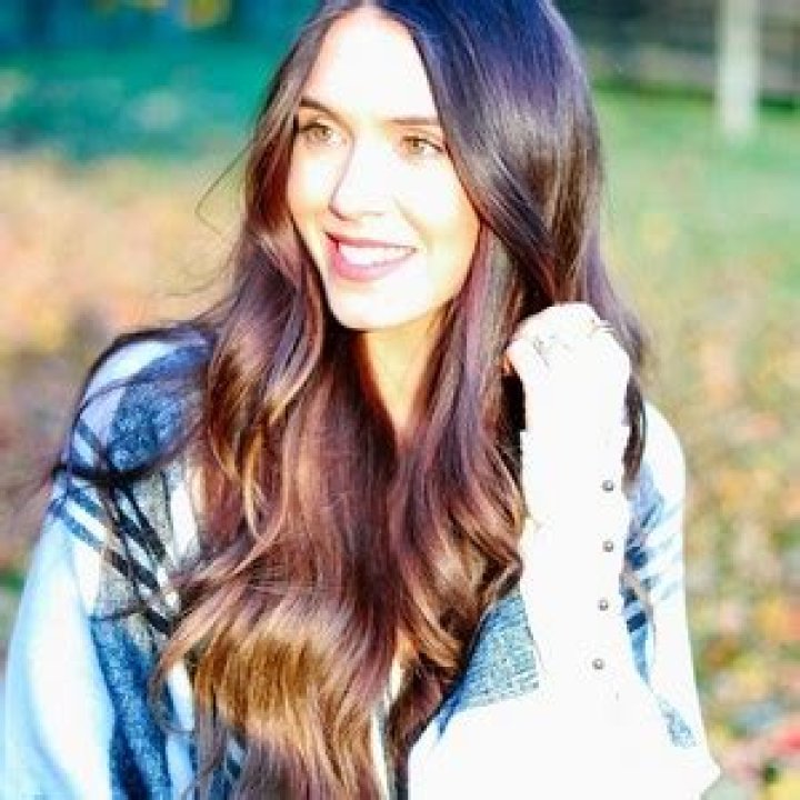 Shea Whitney Net Worth, Age, Height, Bio, Birthday, Wiki!