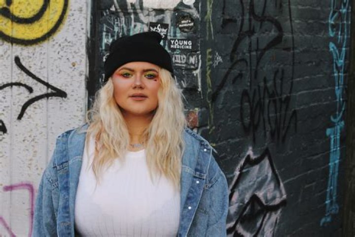 Sierraxsongs Shares 'Voids' Lyric Video