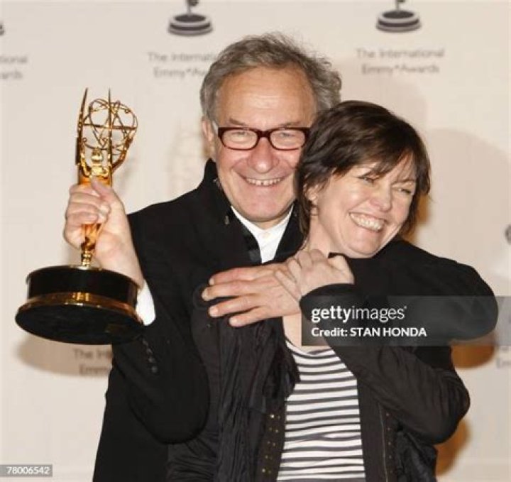 Simon Schama’s Girlfriend: Who is Simon Schama Dating?