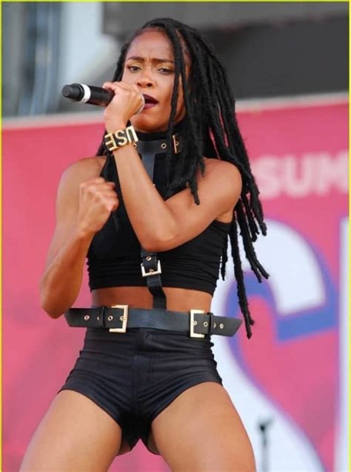 Simone Battle - Net Worth, Age, Height, Birthday, Bio, Wiki!