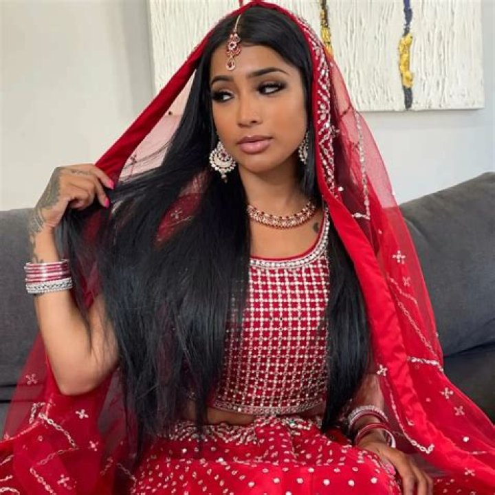 Sirena Yasmine Biography: Age, Net Worth, TikTok, Twitter, Height, Pictures, Wiki, Boyfriend