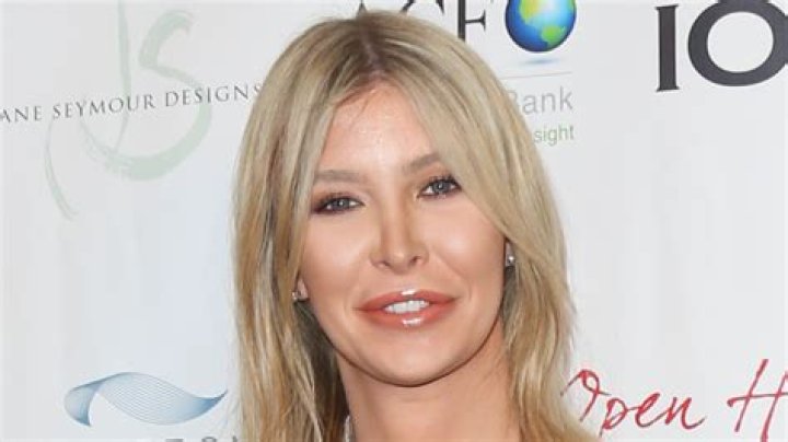 Sophia Hutchins Net Worth, Age, Height, Bio, Birthday, Wiki!