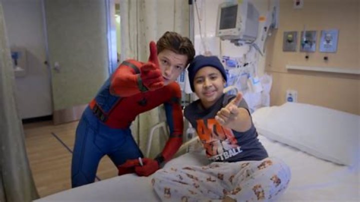Spider-Man star Tom Holland visits Children's hospital
