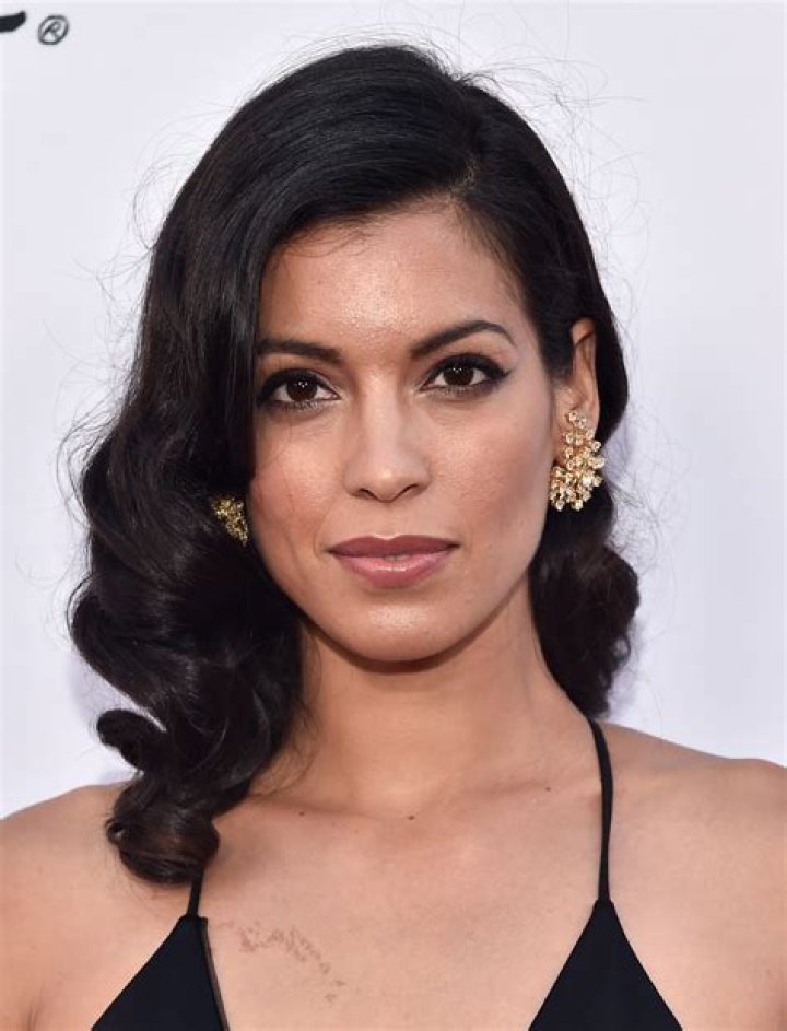 Stephanie Sigman- Wiki, Biography, Age, Height, Net Worth, Husband