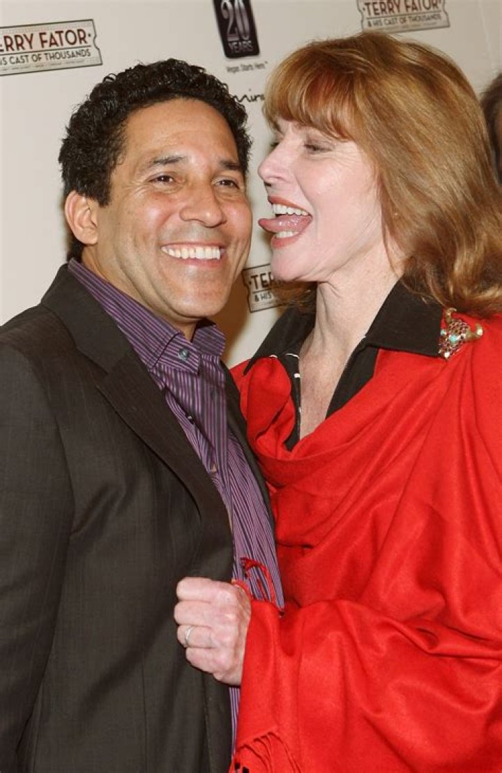 Steven Hartley - Net Worth, Age, Height, Birthday, Bio, Wiki!