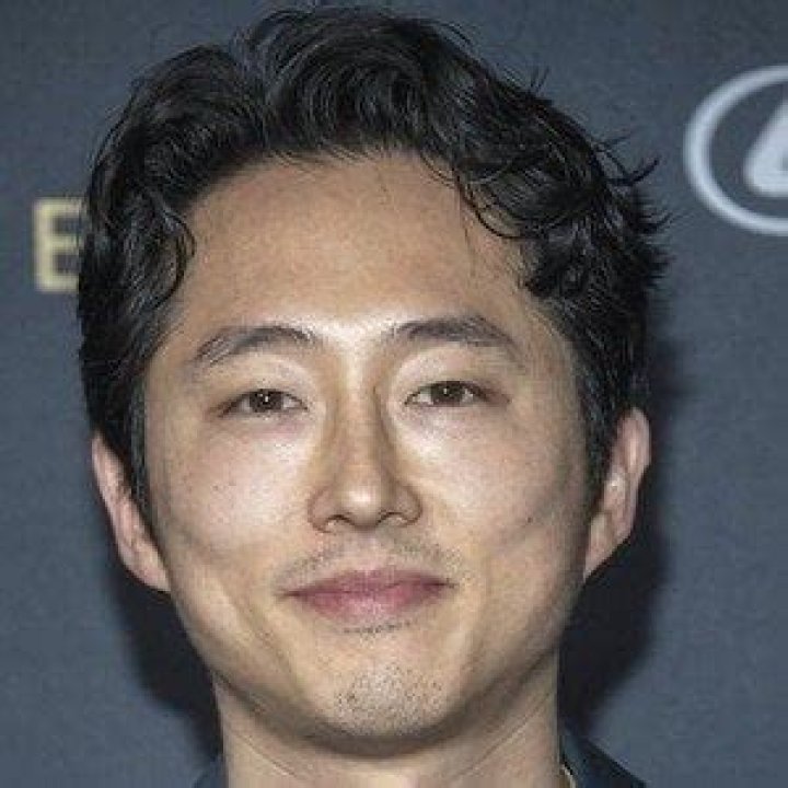 Steven Yeun- Bio, Wiki, Age, Height, Weight, Net Worth, Relationship