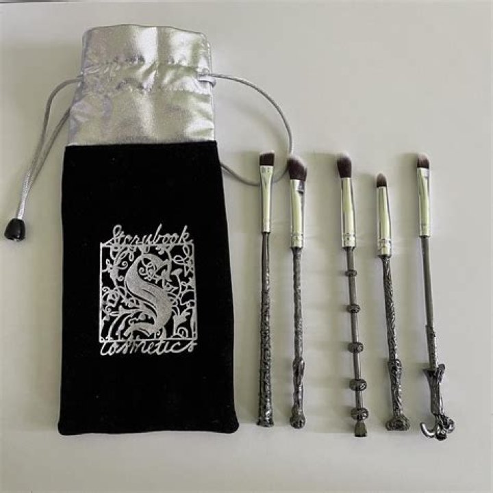 Storybook Cosmetics Reveals Harry Potter Themed Makeup Brushes