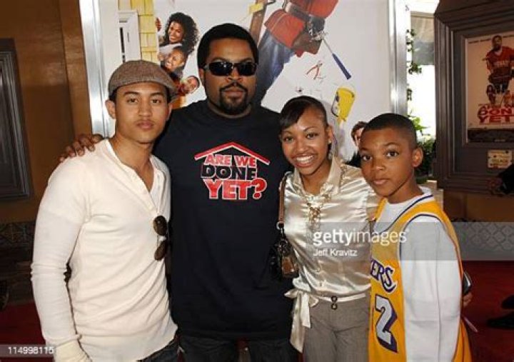 Tahj Mowry Gay, Height, Sister, Brother, Girlfriend, Parents, Net Worth, Baby Daddy