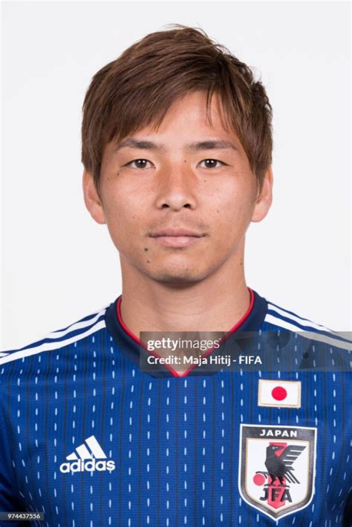 Takashi Inui Fifa 18 Updates! Explore Takashi Inui Married Life With Wife & Son!