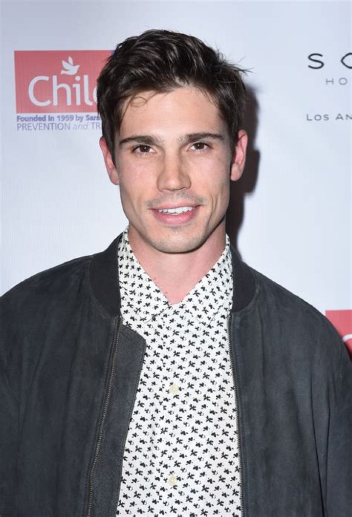 Tanner Novlan Net Worth, Age, Height, Bio, Birthday, Wiki!