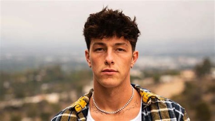Tayler Holder Biography: Age, Girlfriend, Net Worth, Height, Wiki, TikTok, Boxing, 100 Rounds