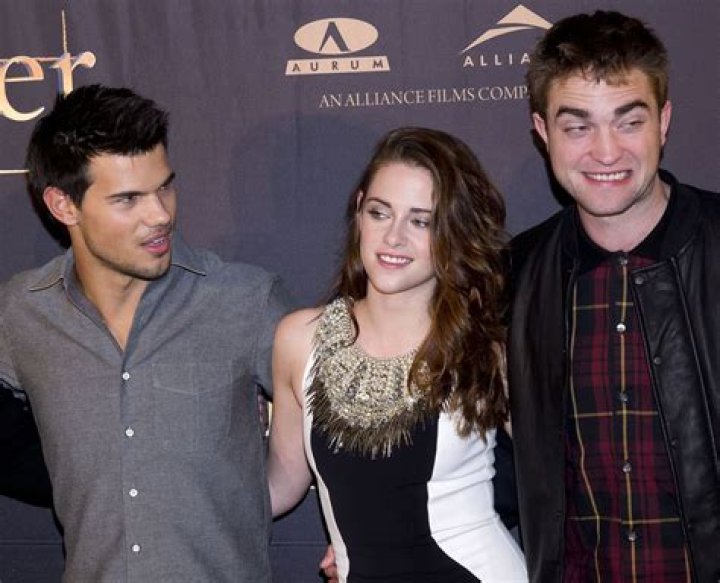 Taylor Lautner Remembers Tough Rivalry with Twilight Co-Star Robert Pattinson