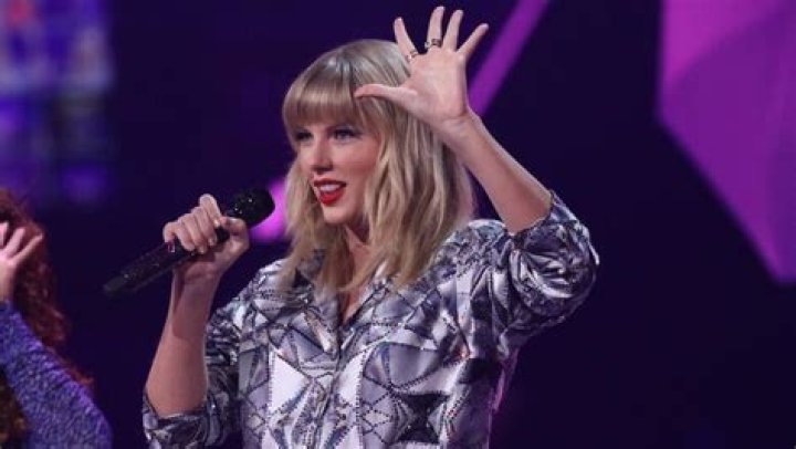 Taylor Swift unveils new original song 'Beautiful Ghosts' from 'Cats'
