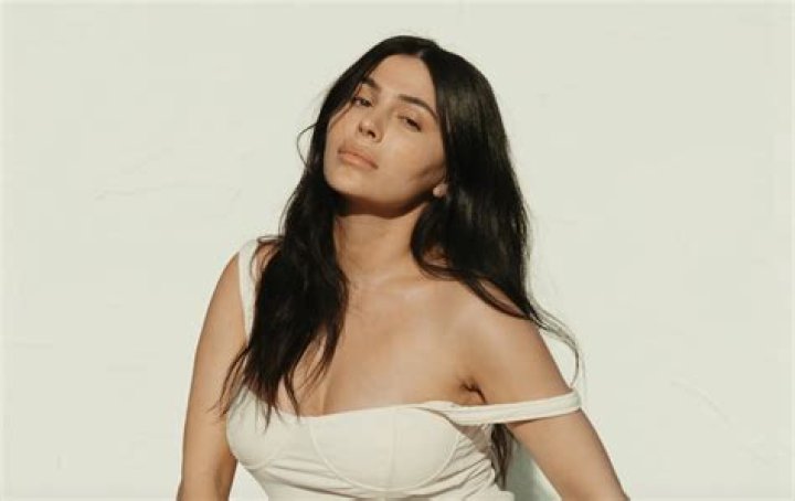 Teni Panosian Biography: Husband, Age, Net Worth, House, Makeup, YouTube, Twitter, Skincare, Boyfriend, Height, Wikipedia
