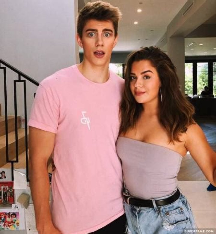 Tessa Brooks- Net Worth, Bio, Age, Instagram, Career, Boyfriend