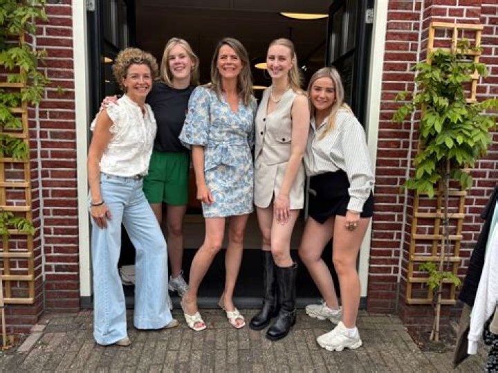 Tessa Van Schagen - Net Worth, Age, Height, Birthday, Bio, Wiki!