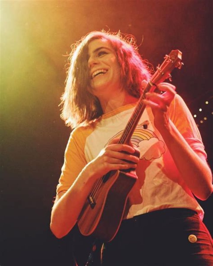 Three Reasons Why We Love Dodie Clark