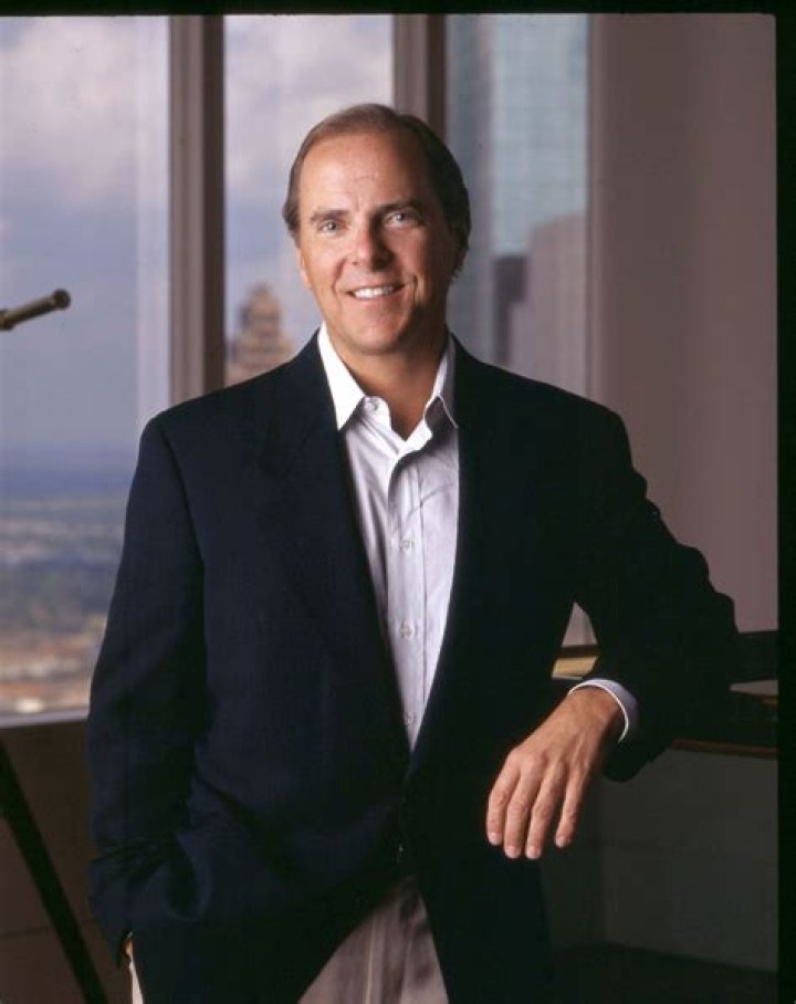 Tom Skilling Net Worth, Age, Height, Bio, Birthday, Wiki!