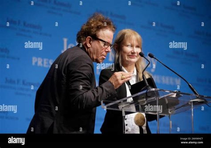 Tom Waits’s Wife: Who is Tom Waits Dating?