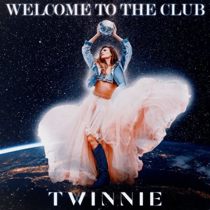 Twinnie Announces New Release 'Cupid'