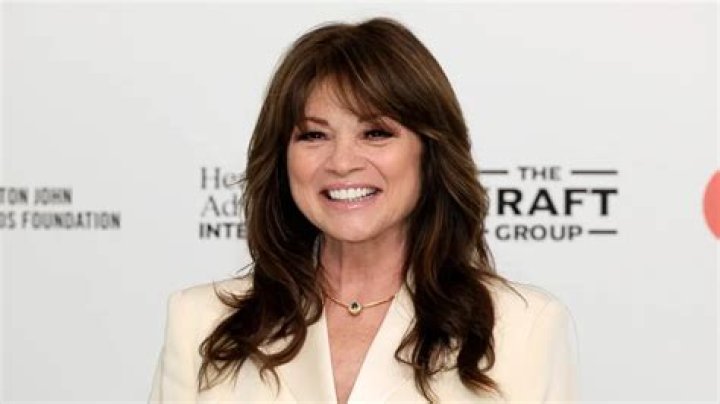Valerie Bertinelli Biography: Husband, Age, Net Worth, Height, Wikipedia, Movies, TV Shows, Illness, Cancer, Son, Recipes