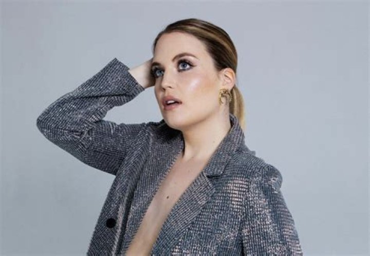 Valerie Broussard Releases New Single "Wildflowers"