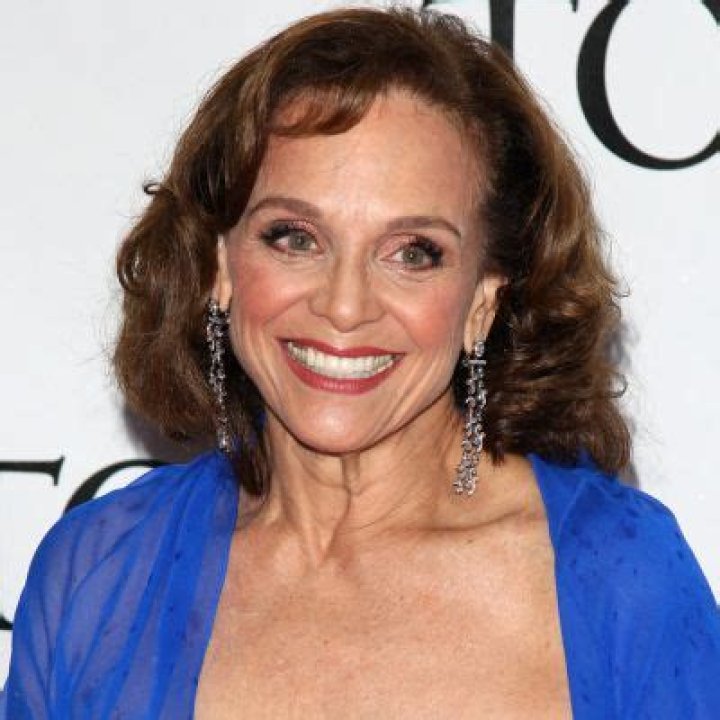 
Valerie Harper- Wiki, Age, Height, Net Worth, Husband, Ethnicity	