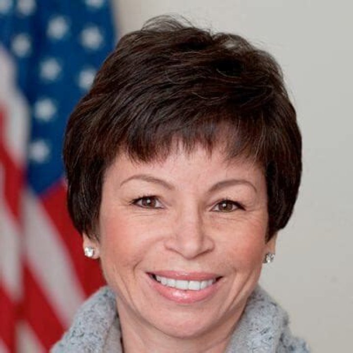 Valerie Jarrett Wiki: What’s Her Nationality? Politician Heritage And Family