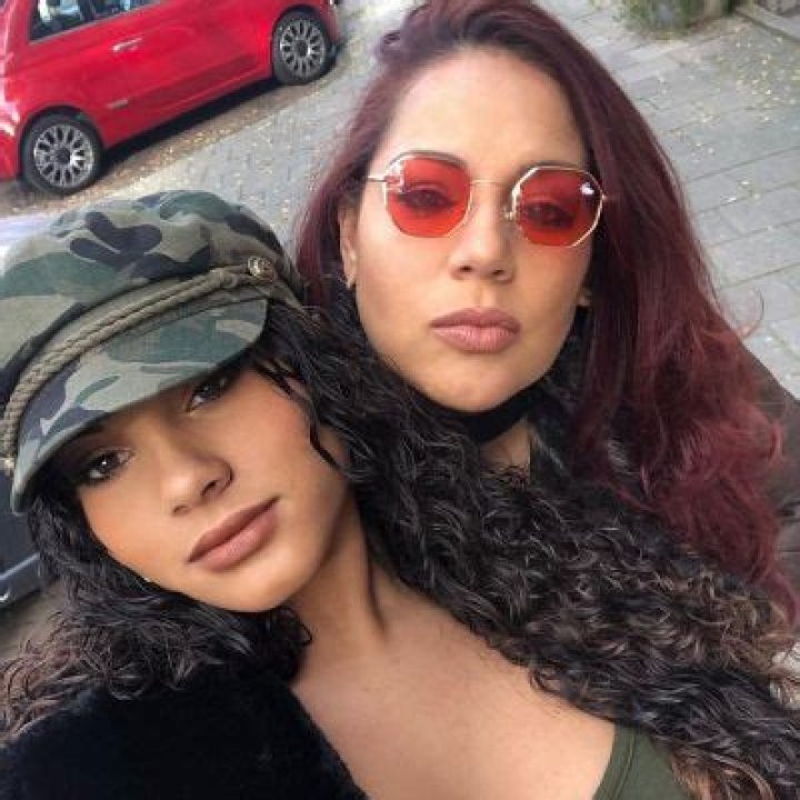 Vicky Curiel- Wiki, Age, Height, Net Worth, Husband, Marriage