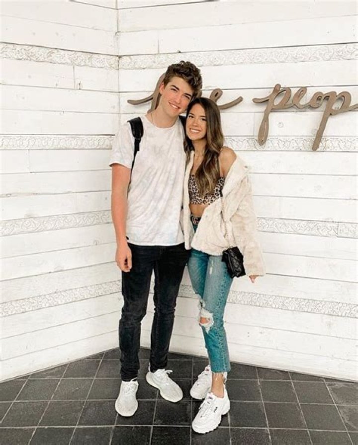 Victoria Bachlet- Net worth, Bio, Age, Height, Boyfriend, Tik Tok, Career